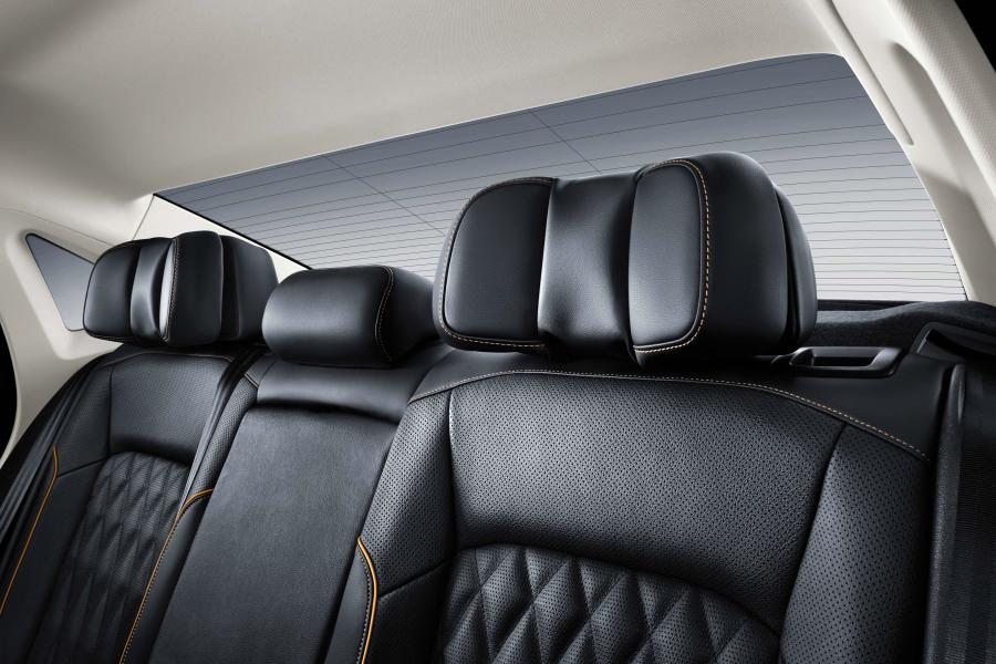 Детали интерьера Volkswagen Passat 380 TSI 2018 года  (CN) (фото 15 из 36)